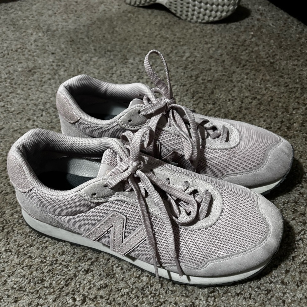 New Balance Women's Pink Sneakers
